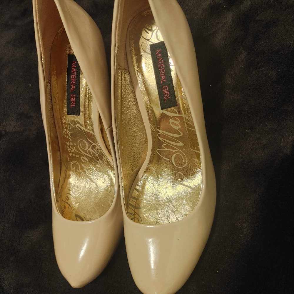 Material girl pumps